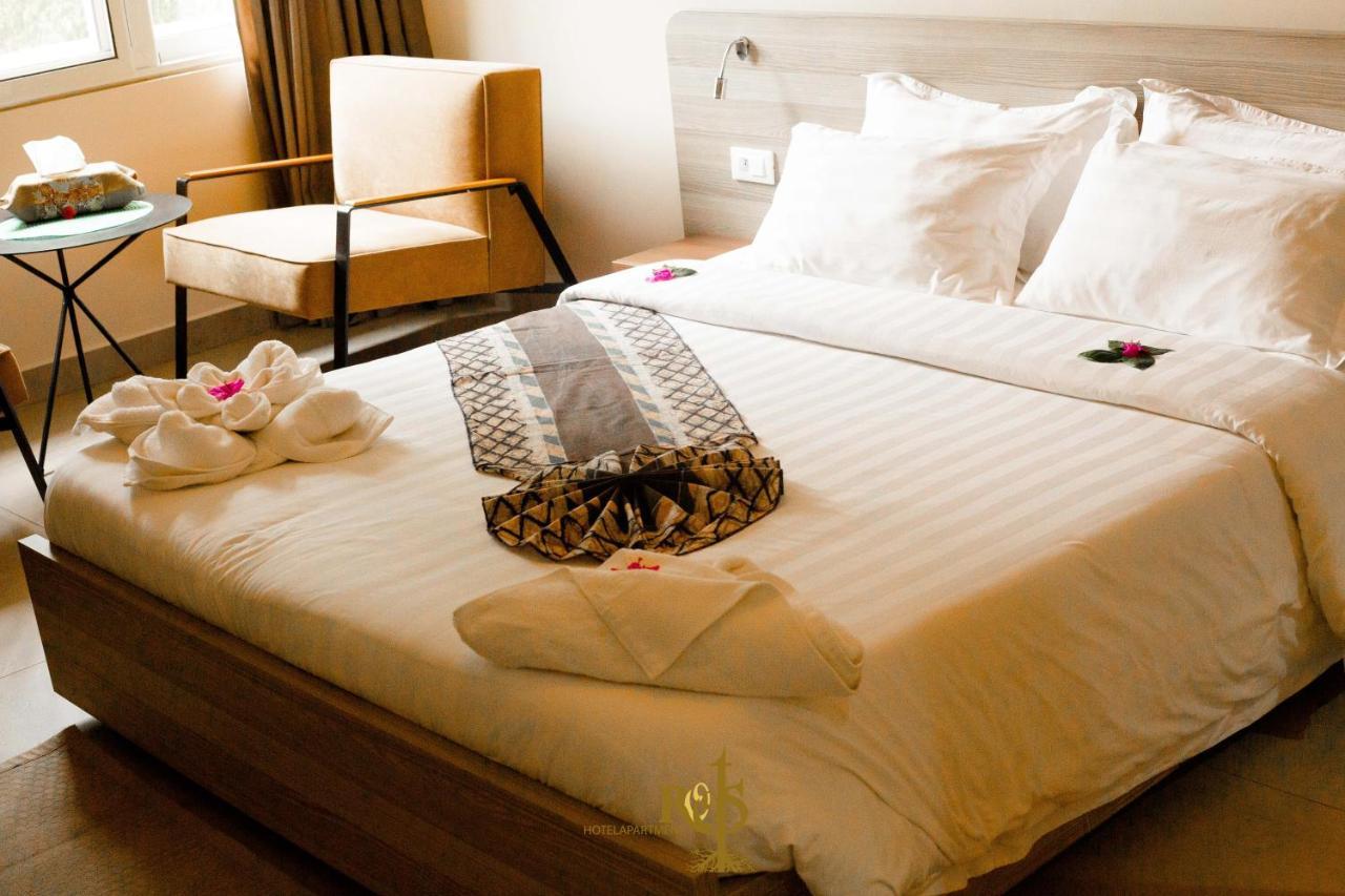 Roots Hotel Apartments Abidjan Exterior photo
