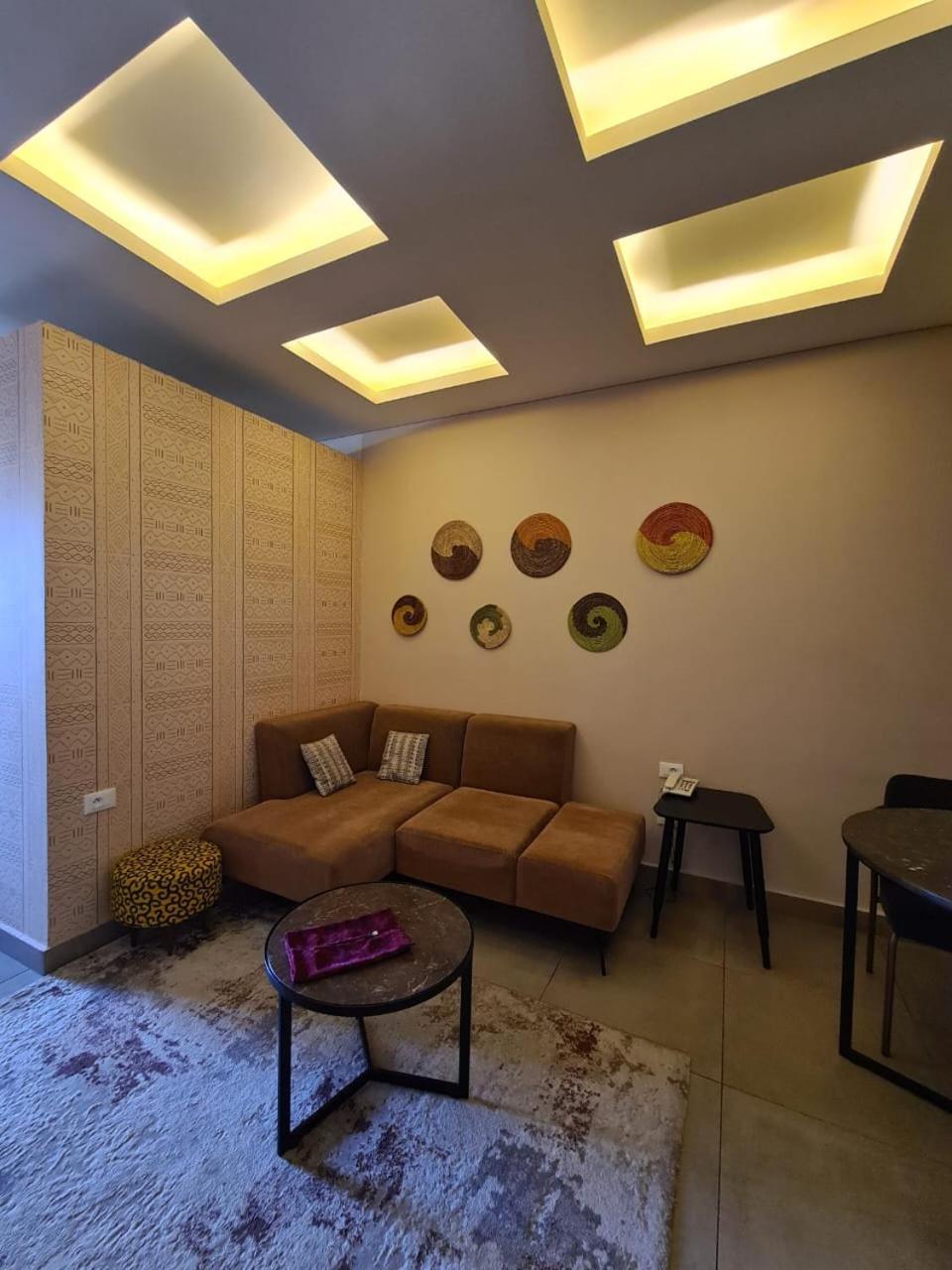 Roots Hotel Apartments Abidjan Exterior photo