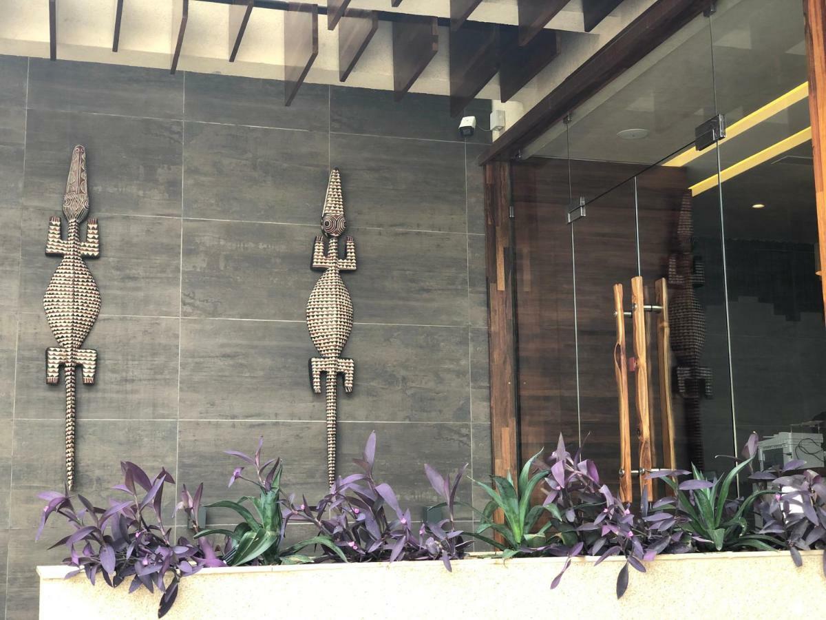 Roots Hotel Apartments Abidjan Exterior photo