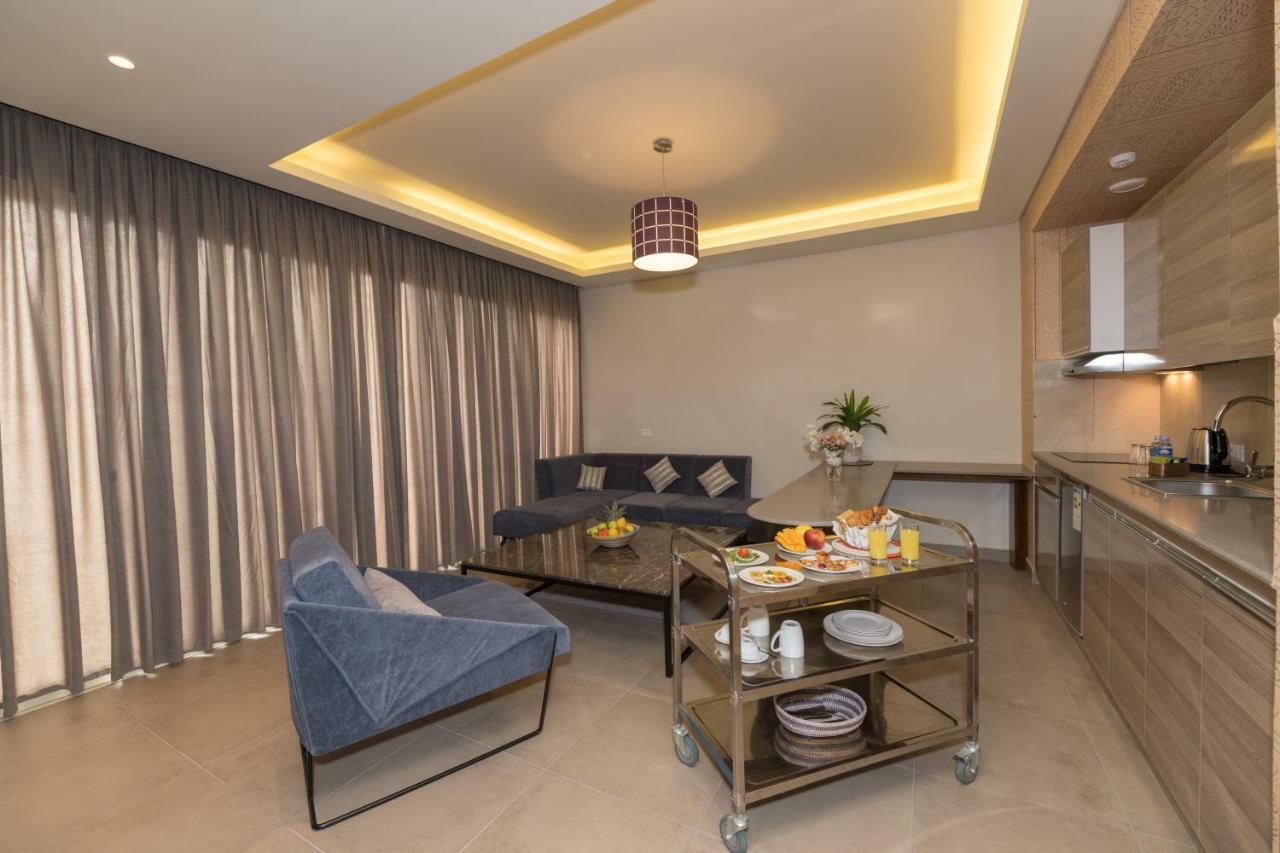 Roots Hotel Apartments Abidjan Exterior photo