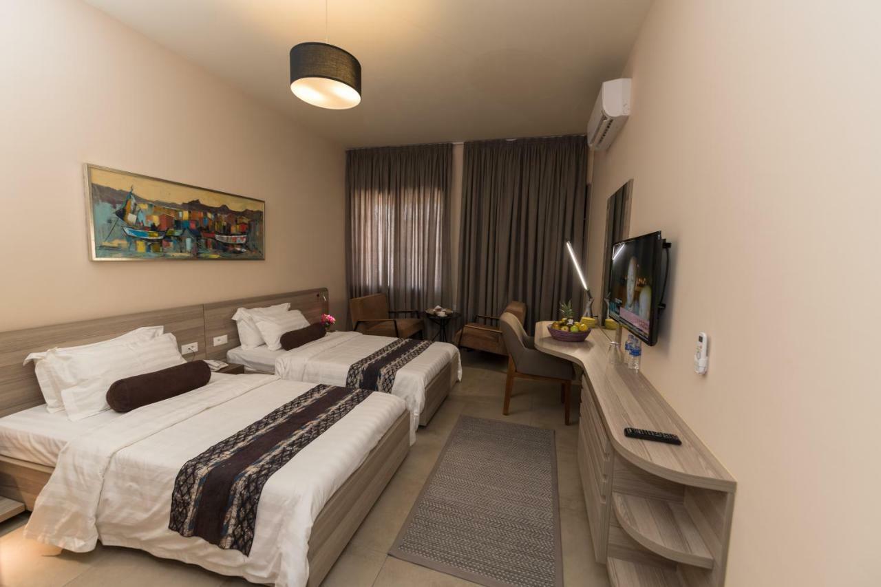 Roots Hotel Apartments Abidjan Exterior photo