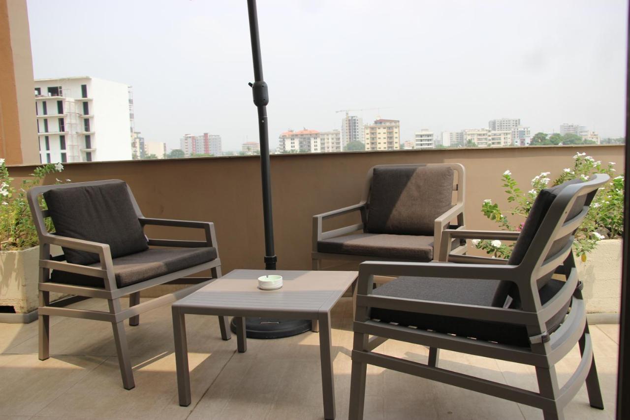 Roots Hotel Apartments Abidjan Exterior photo